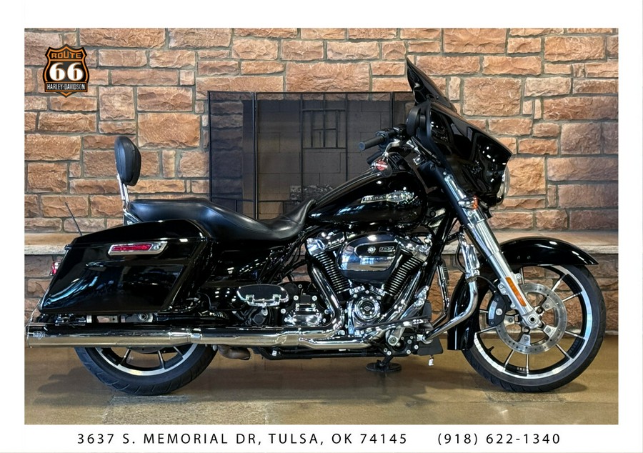 2022 Harley-Davidson® Street Glide® Vivid Black