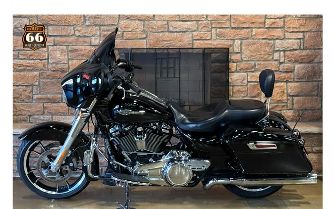 2022 Harley-Davidson® Street Glide® Vivid Black