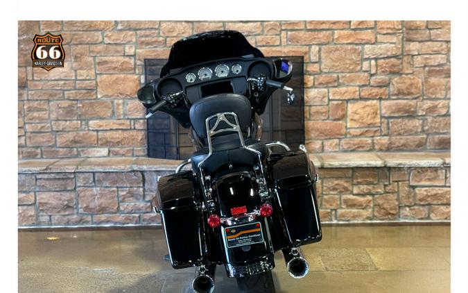 2022 Harley-Davidson® Street Glide® Vivid Black