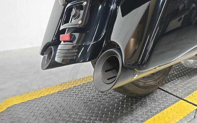 FLHXS 2018 Street Glide® Special