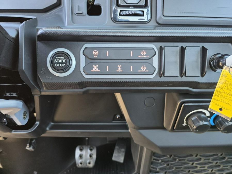 2026 Can-Am Defender XT CAB HD11