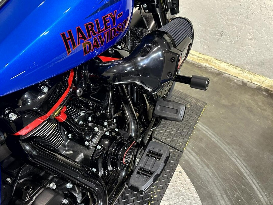 2026 Harley-Davidson® CVO Street Glide ST ELECTRIC COAST W/ PINSTRIPE