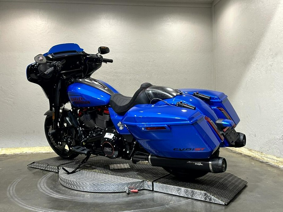 2026 Harley-Davidson® CVO Street Glide ST ELECTRIC COAST W/ PINSTRIPE