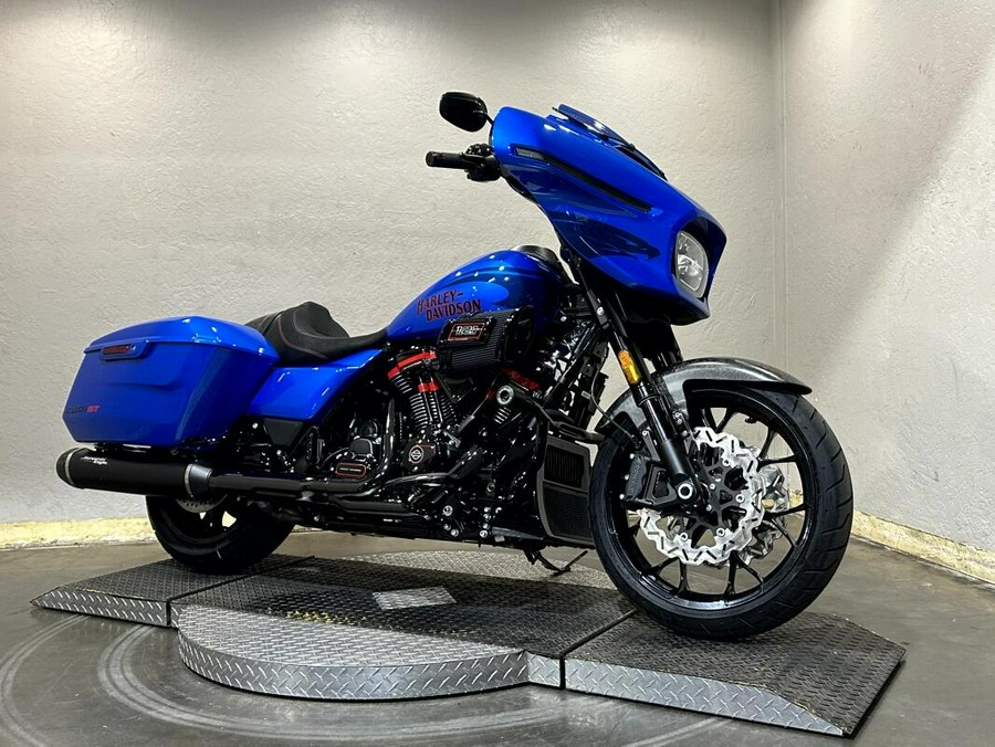 2026 Harley-Davidson® CVO Street Glide ST ELECTRIC COAST W/ PINSTRIPE