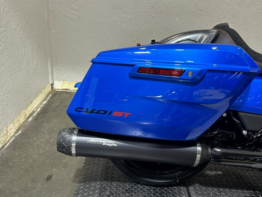 2026 Harley-Davidson® CVO Street Glide ST ELECTRIC COAST W/ PINSTRIPE