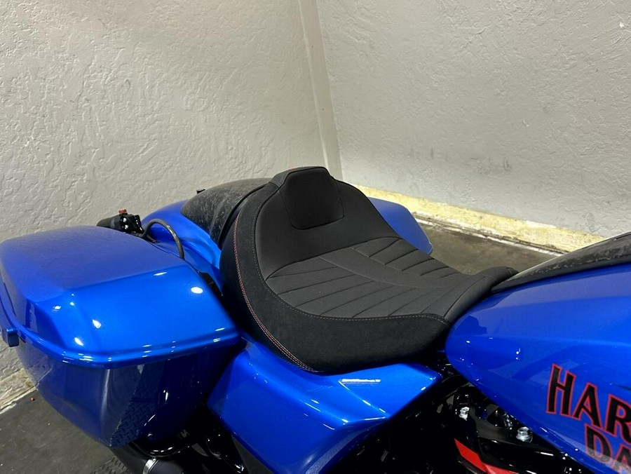 2026 Harley-Davidson® CVO Street Glide ST ELECTRIC COAST W/ PINSTRIPE