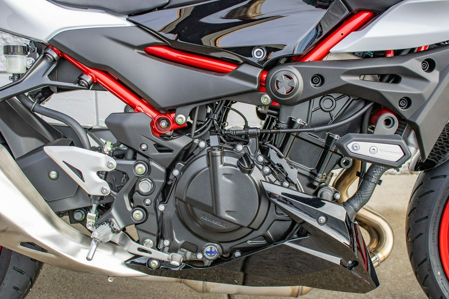 2026 Kawasaki Z500 SE ABS