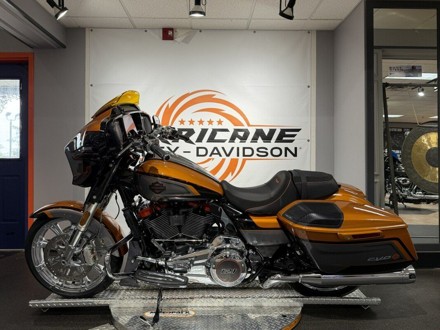 2026 Harley-Davidson® CVO Street Glide Torched Orange CVO Tri-Tone