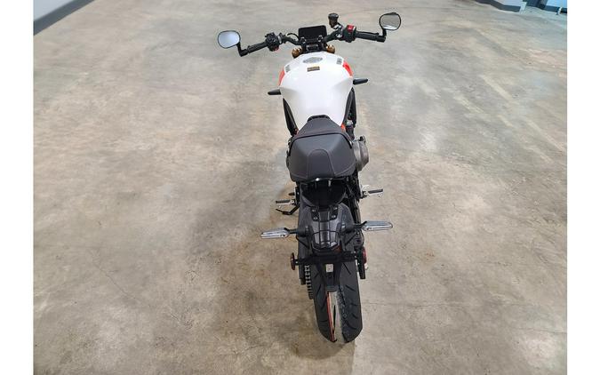 2025 XSR900 - Yamaha