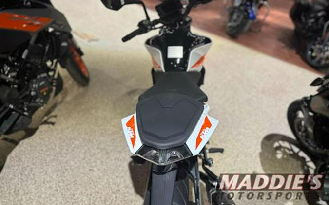 2022 KTM 390 Duke