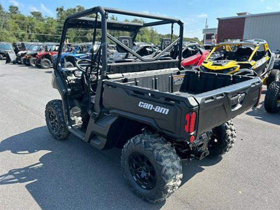 2025 Can-Am Defender DPS HD9