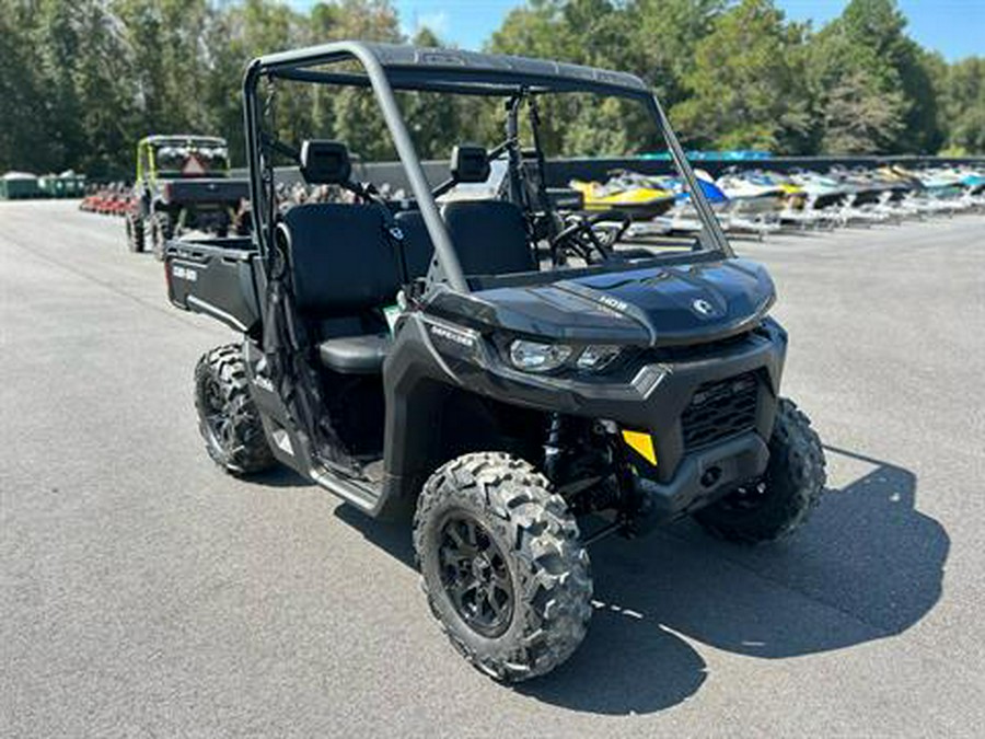 2025 Can-Am Defender DPS HD9