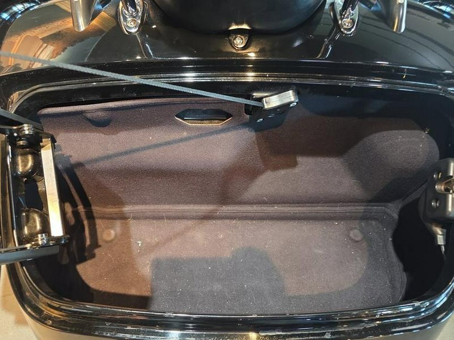 2017 Harley-Davidson® FLRT - Freewheeler®