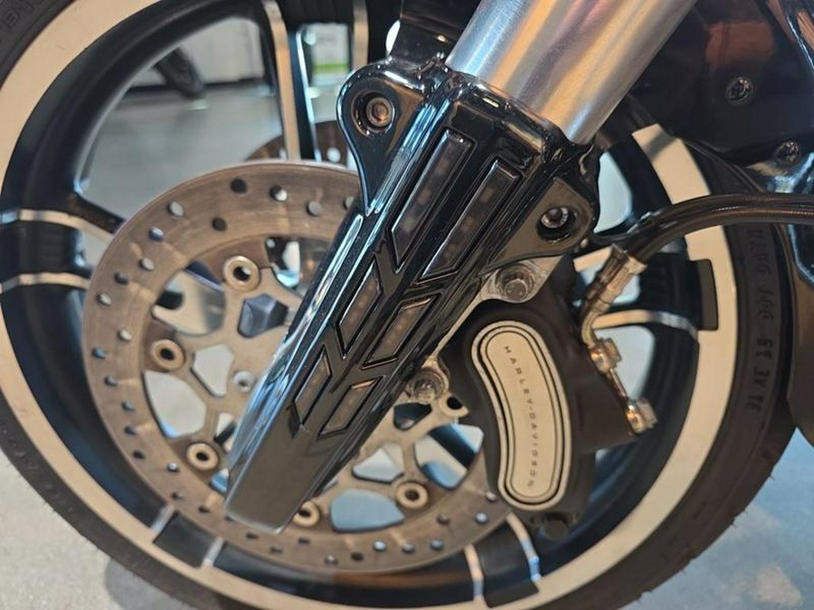 2017 Harley-Davidson® FLRT - Freewheeler®