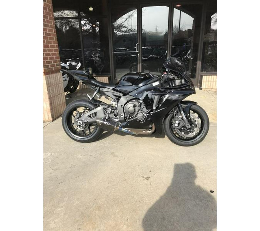 2021 Yamaha YZFR1M1B