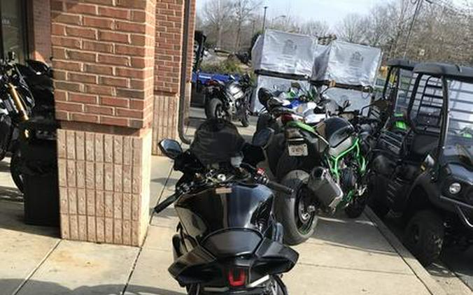 2021 Yamaha YZFR1M1B