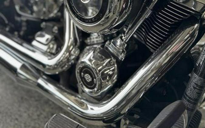 2018 Harley-Davidson® FLDE - Softail® Deluxe