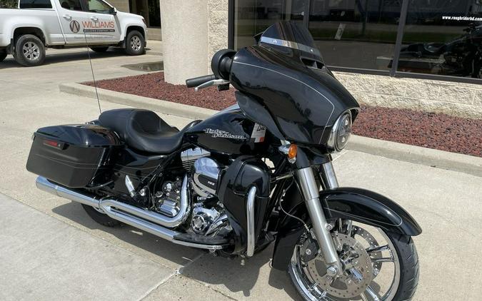 2014 Harley-Davidson® FLHXS - Street Glide® Special