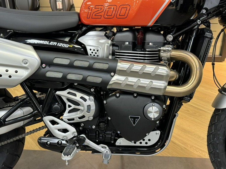 2024 Triumph Scrambler 1200 XE Baja Orange / Phantom Black