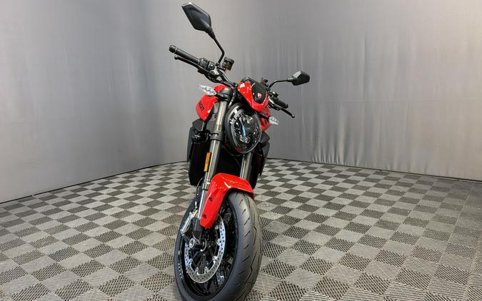 2026 DUCATI MONSTER+ SHOWROOM