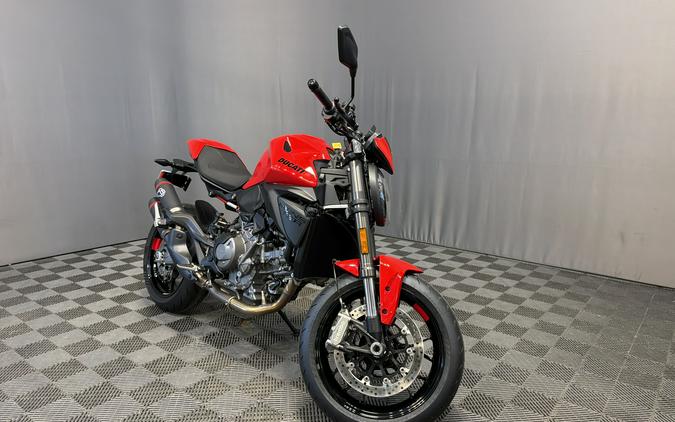 2026 DUCATI MONSTER+ SHOWROOM