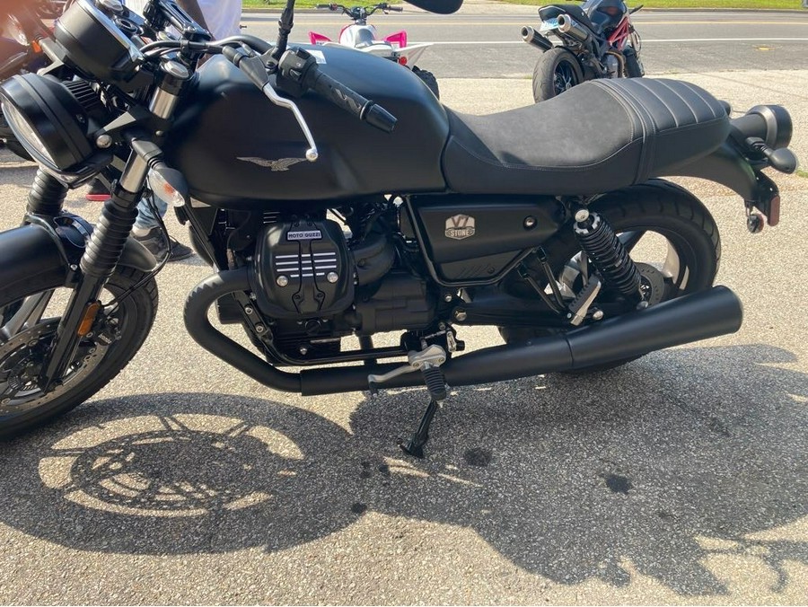 2022 Moto Guzzi V7 Stone E5