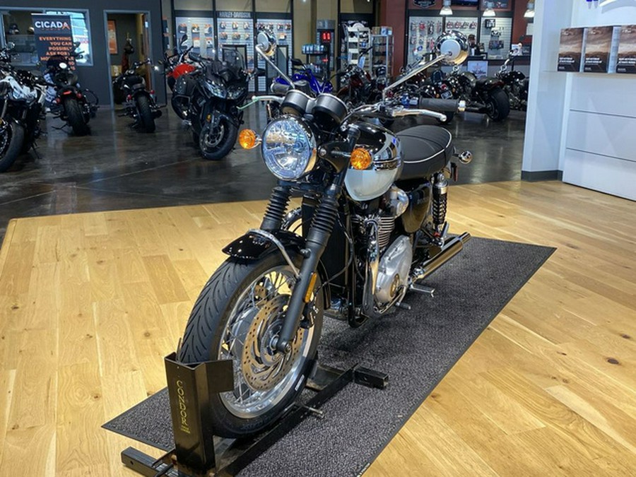 2023 Triumph T120 Cordovan Red Silver Ice