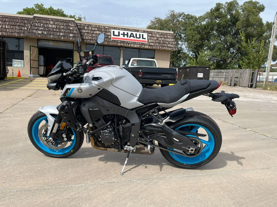 2025 Yamaha MT 10