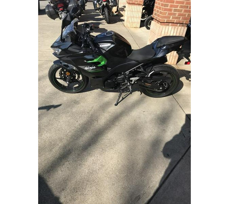 2023 Kawasaki Ninja® 400 KRT Edition