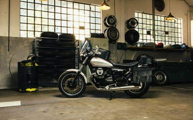 2017 Moto Guzzi V9 Roamer