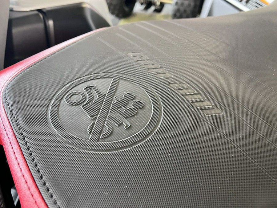 2025 Can-Am Outlander X Mr 1000R Hyper Silver & Legion Red