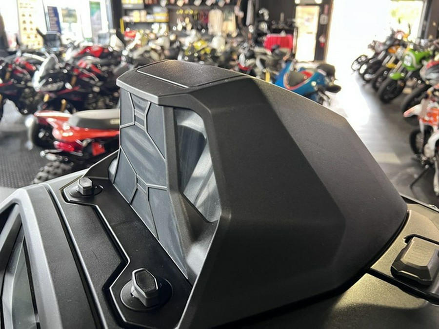 2025 Can-Am Outlander X Mr 1000R Hyper Silver & Legion Red