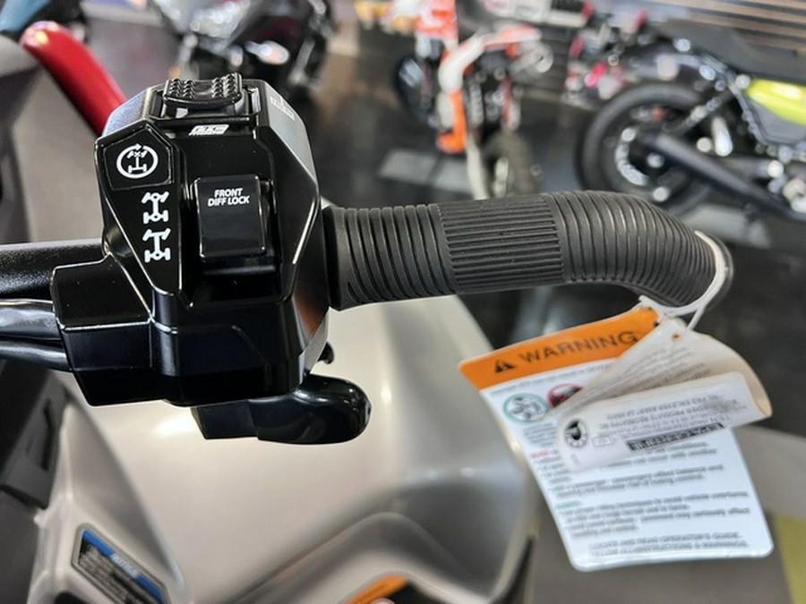 2025 Can-Am Outlander X Mr 1000R Hyper Silver & Legion Red