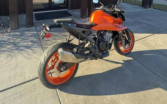 2024 KTM 990 Duke