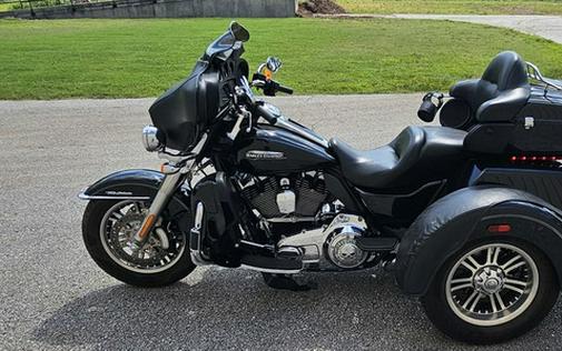 2014 Harley-Davidson Trike FLHTCUTG - Tri Glide Ultra