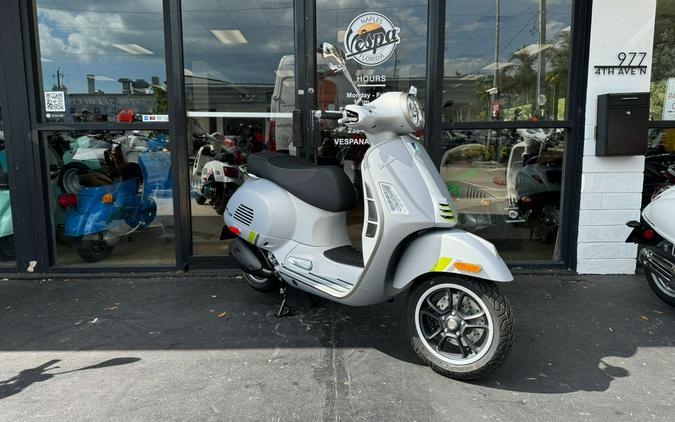 2024 Vespa GTS Super 300 Tech