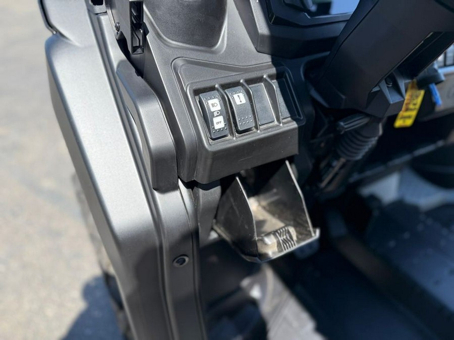 2025 Can-Am Defender XT HD9 Stealth Black