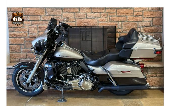 2018 Harley-Davidson® Ultra Limited SLVFRTN/SMTRBRW W/PINSTRIPE