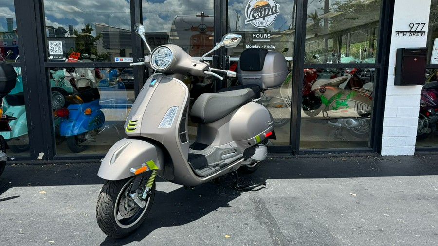 2024 Vespa GTS Super 300 Tech