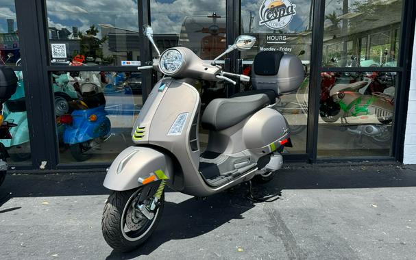 2024 Vespa GTS Super 300 Tech