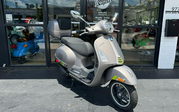 2024 Vespa GTS Super 300 Tech