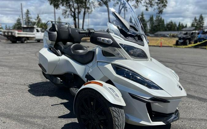 2018 Can-Am® Spyder® RT 6-speed semi-automatic with reverse (SE6)