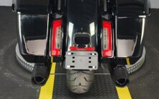 2025 Harley-Davidson Road Glide® FLTRX VIVID BLACK