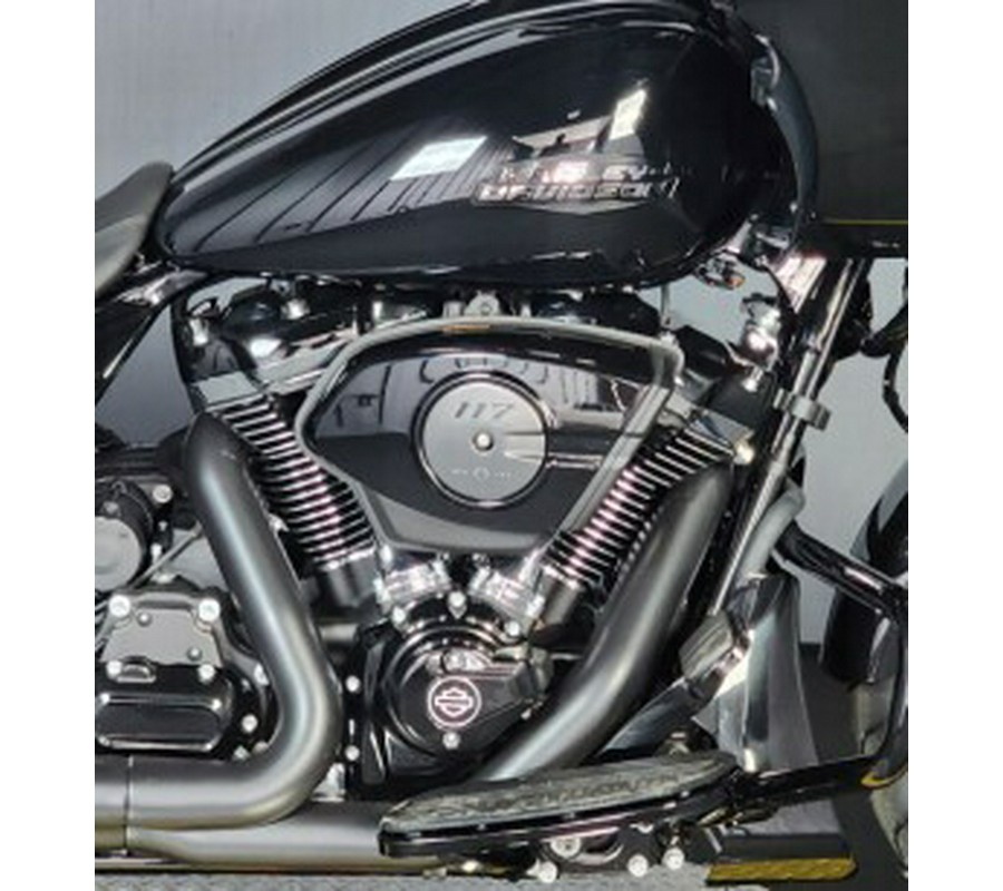 2025 Harley-Davidson Road Glide® FLTRX VIVID BLACK
