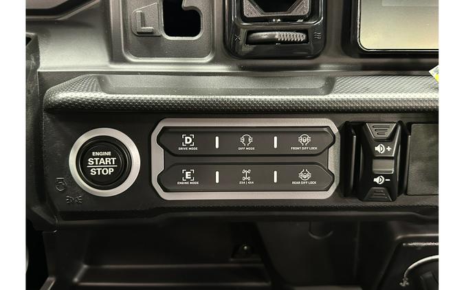 2026 Can-Am Defender LIMITED CAB HD11 Accessorized Demonstrator