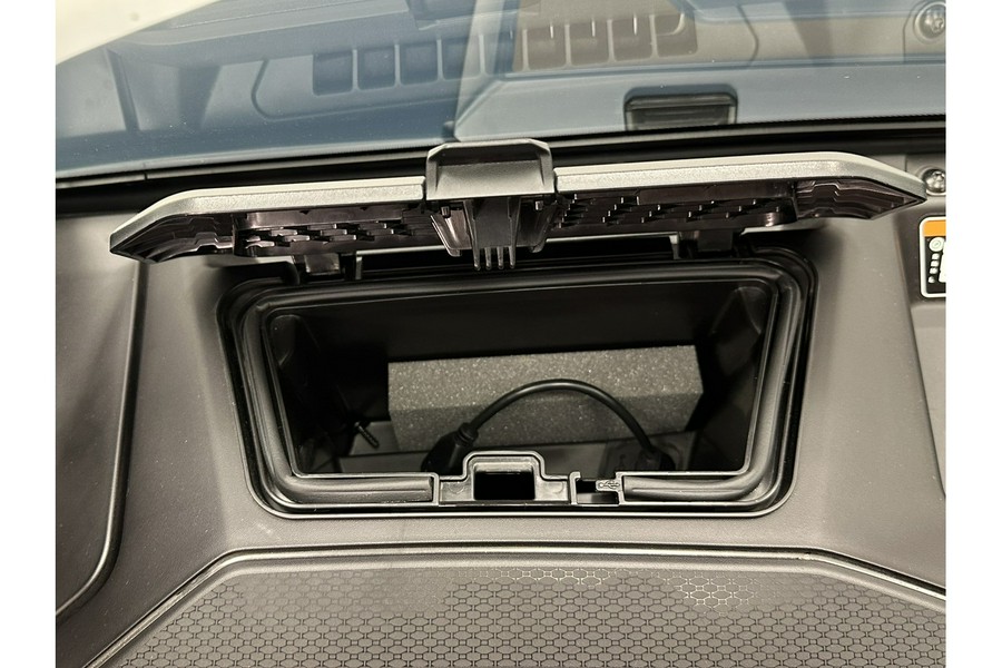 2026 Can-Am Defender LIMITED CAB HD11 Accessorized Demonstrator