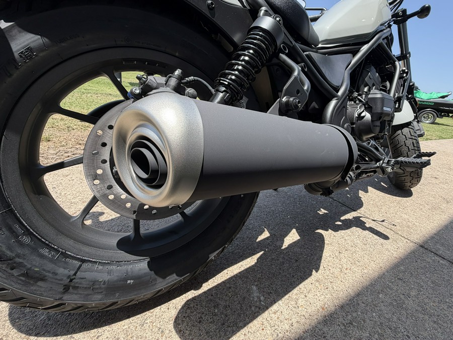 2026 Honda Rebel 300 E-Clutch