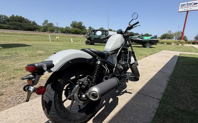 2026 Honda Rebel 300 E-Clutch