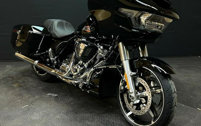 Harley-Davidson Road Glide® 2024 FLTRX VIVID BLACK