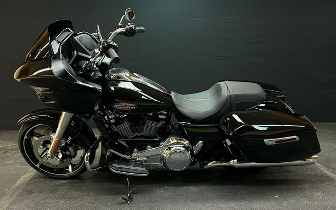 Harley-Davidson Road Glide® 2024 FLTRX VIVID BLACK